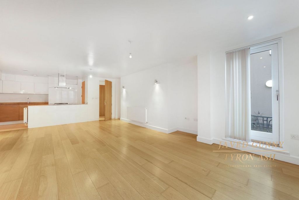 Property photo 3 of 15