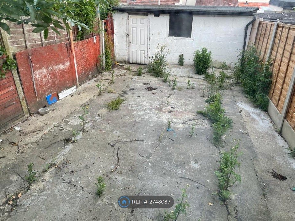 Property photo 3 of 6