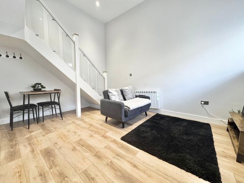 Property photo 2 of 7 Lounge