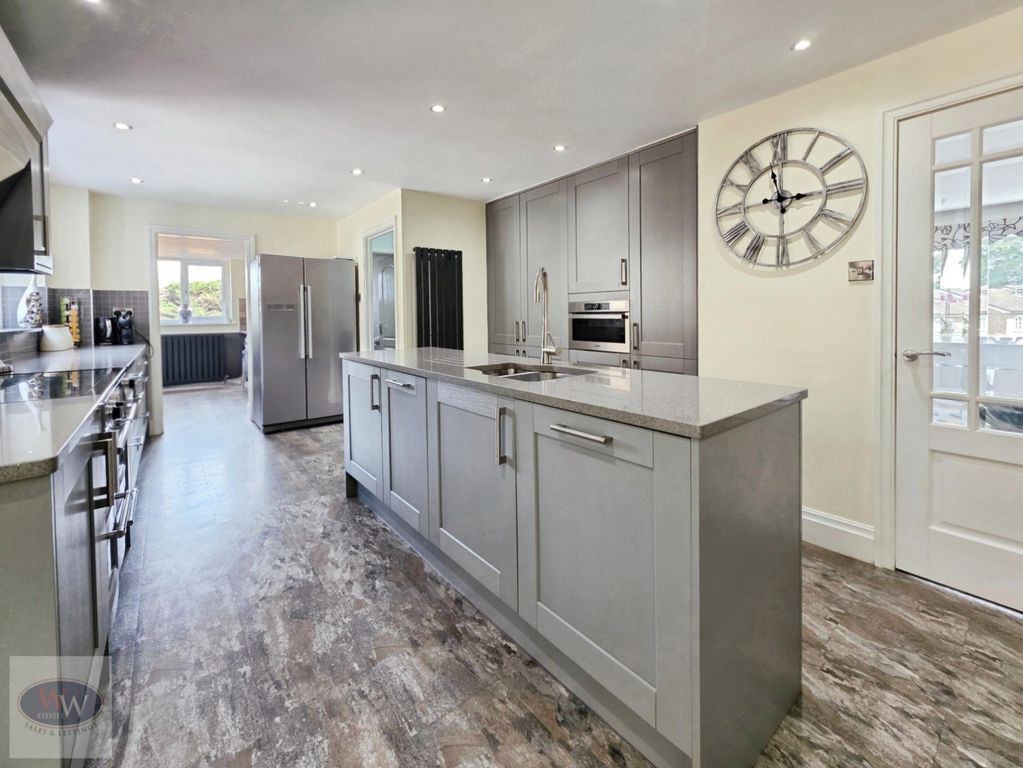 Property photo 2 of 45 Kitchen