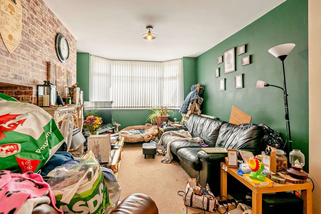 Property photo 3 of 18