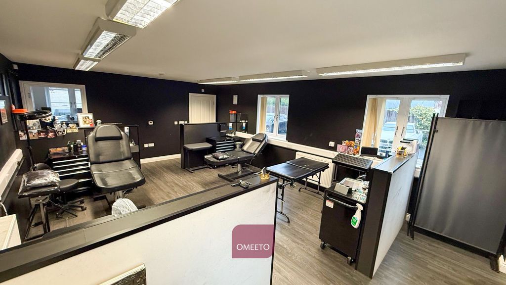 Property photo 3 of 8 Current Fit Out