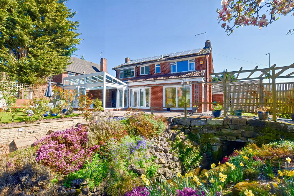 Property photo 1 of 28 Spring Garden 2