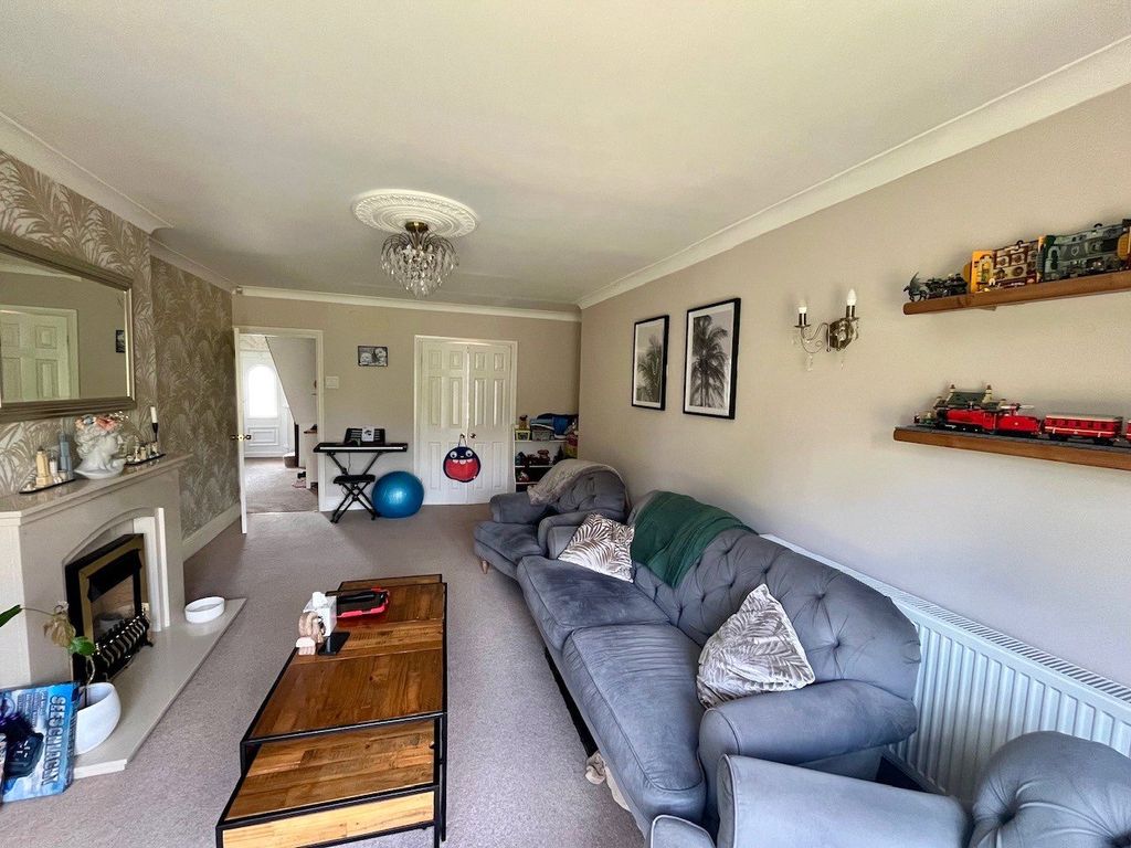 Property photo 3 of 15 Picture No. 23