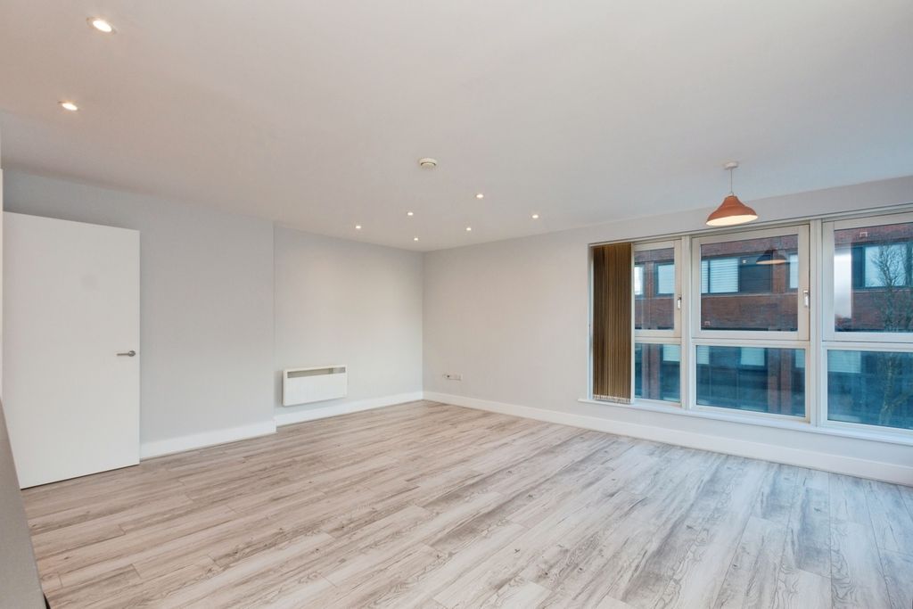 Property photo 3 of 17 Pbox-Img.Jpg