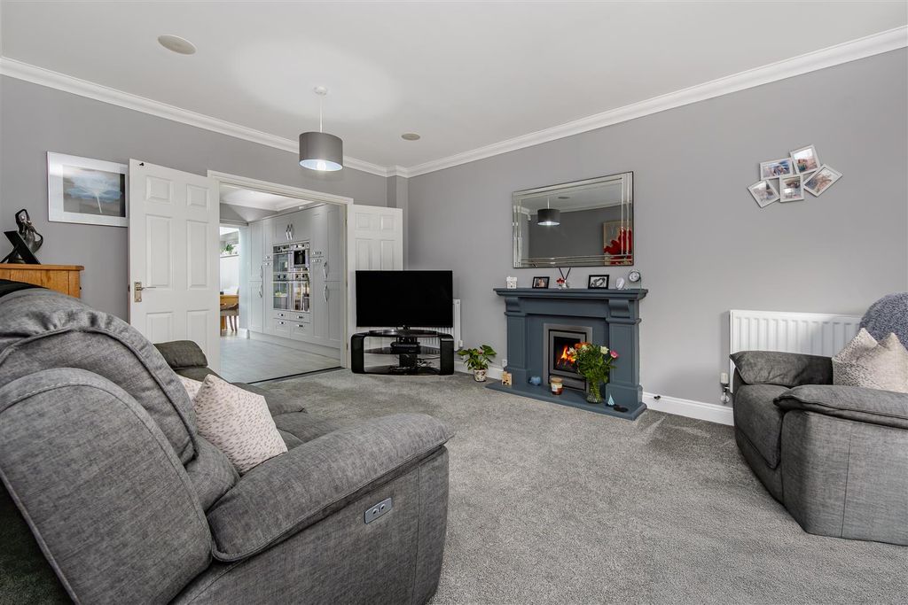 Property photo 3 of 36 Img-8.Jpg