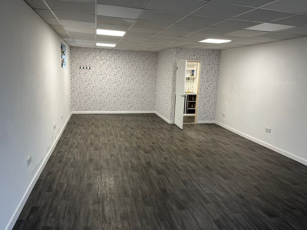 Property photo 2 of 4 Sales Area