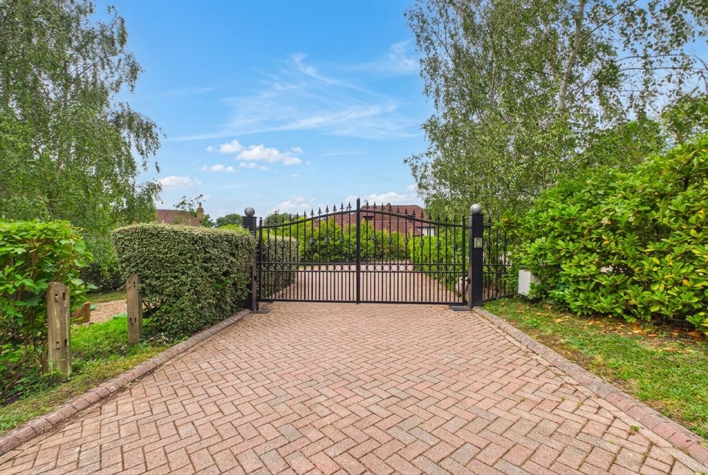 Property photo 2 of 20 Gates