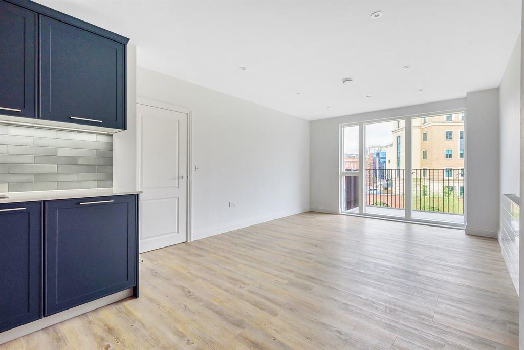 Property photo 3 of 9