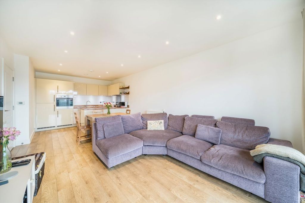 Property photo 2 of 9