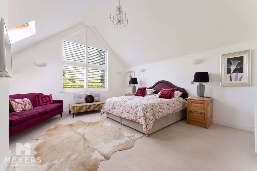 Property photo 3 of 22