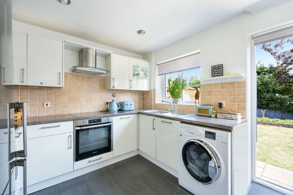 Property photo 3 of 12