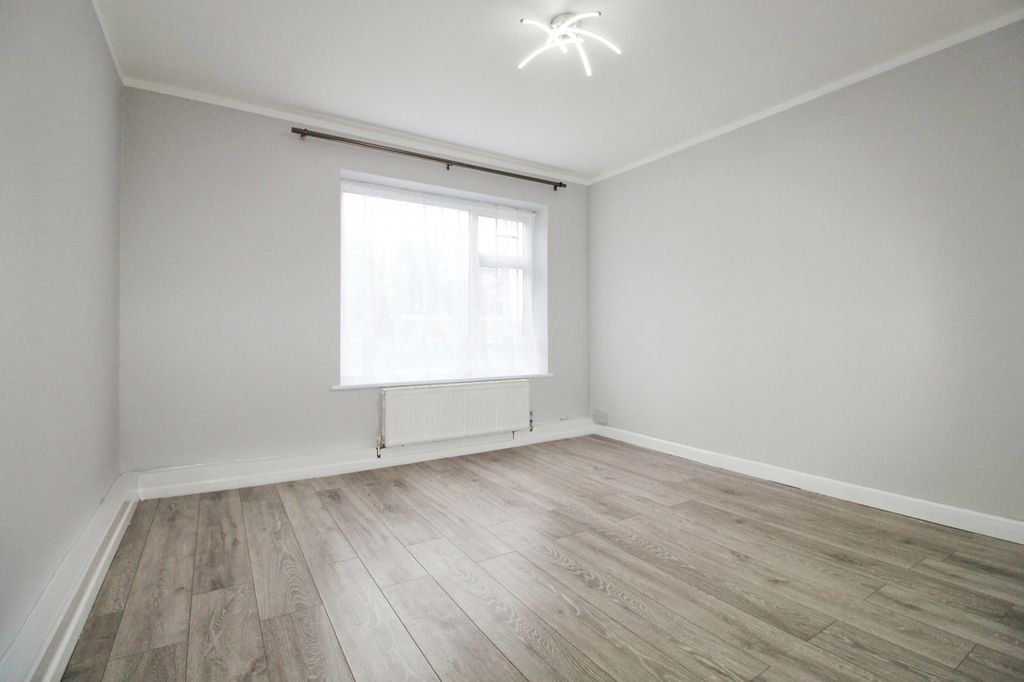 Property photo 2 of 19 Gallery