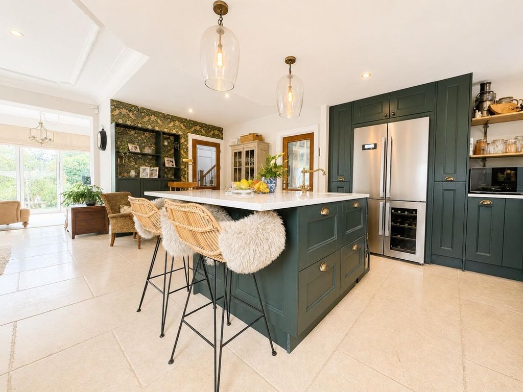 Property photo 3 of 46 Kitchen
