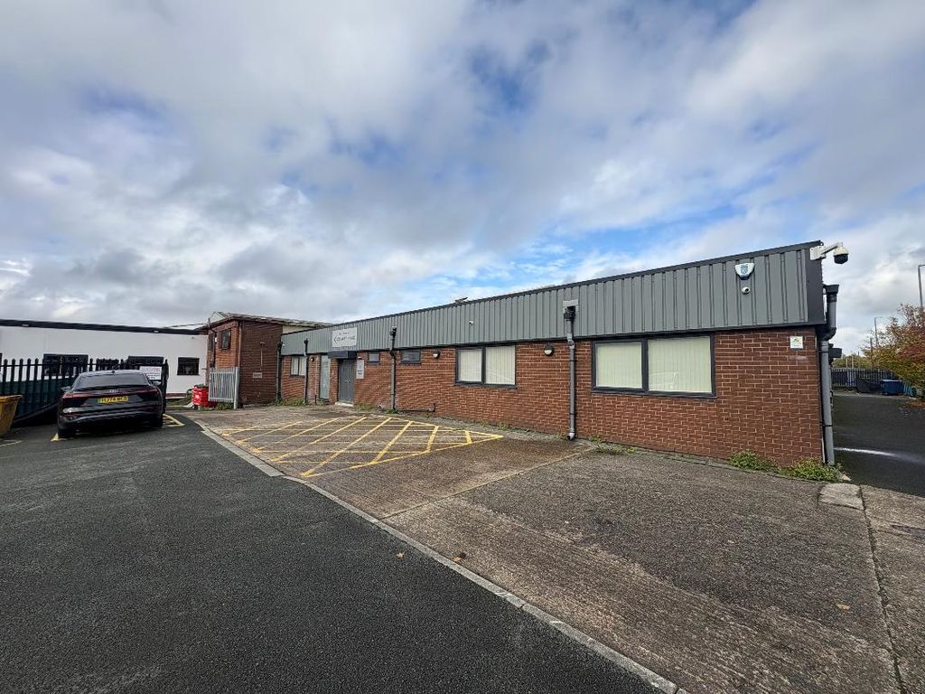 Property photo 2 of 6 Photo 6