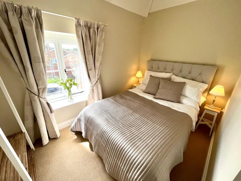 Property photo 3 of 15 Main Bedroom