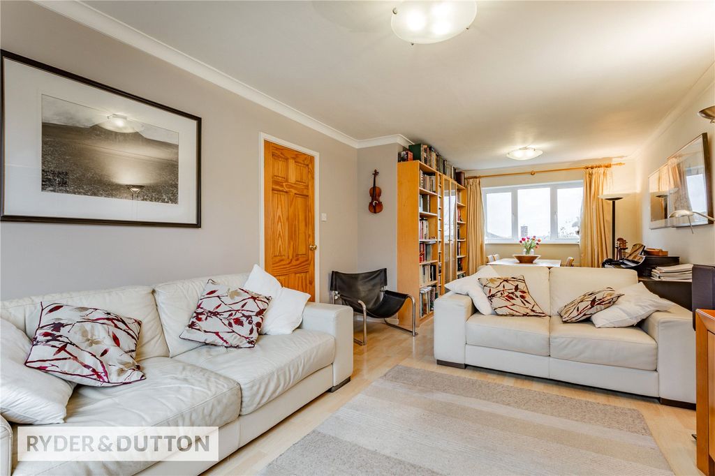 Property photo 2 of 25 Picture No. 28