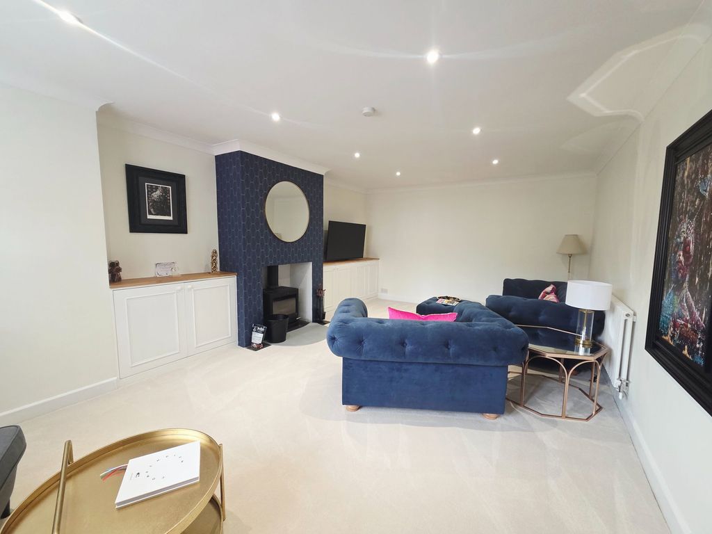 Property photo 3 of 26