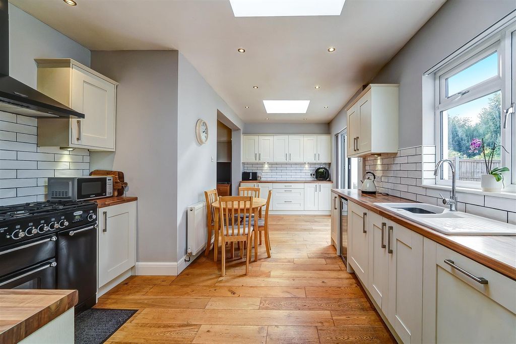 Property photo 3 of 20 Brighton Road, 84 (12).Jpg