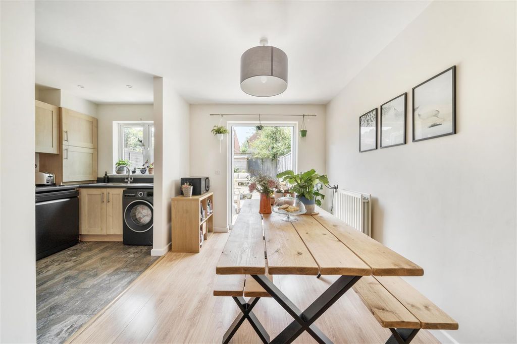 Property photo 3 of 14 Kitchen Dining Room