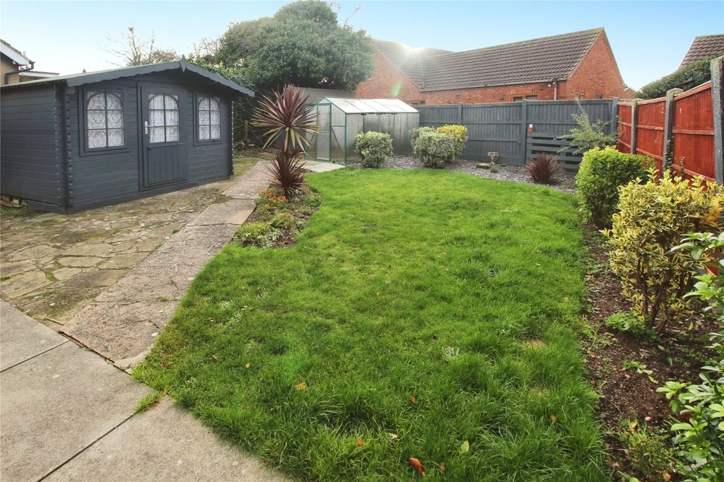 Property photo 2 of 10 Gardens