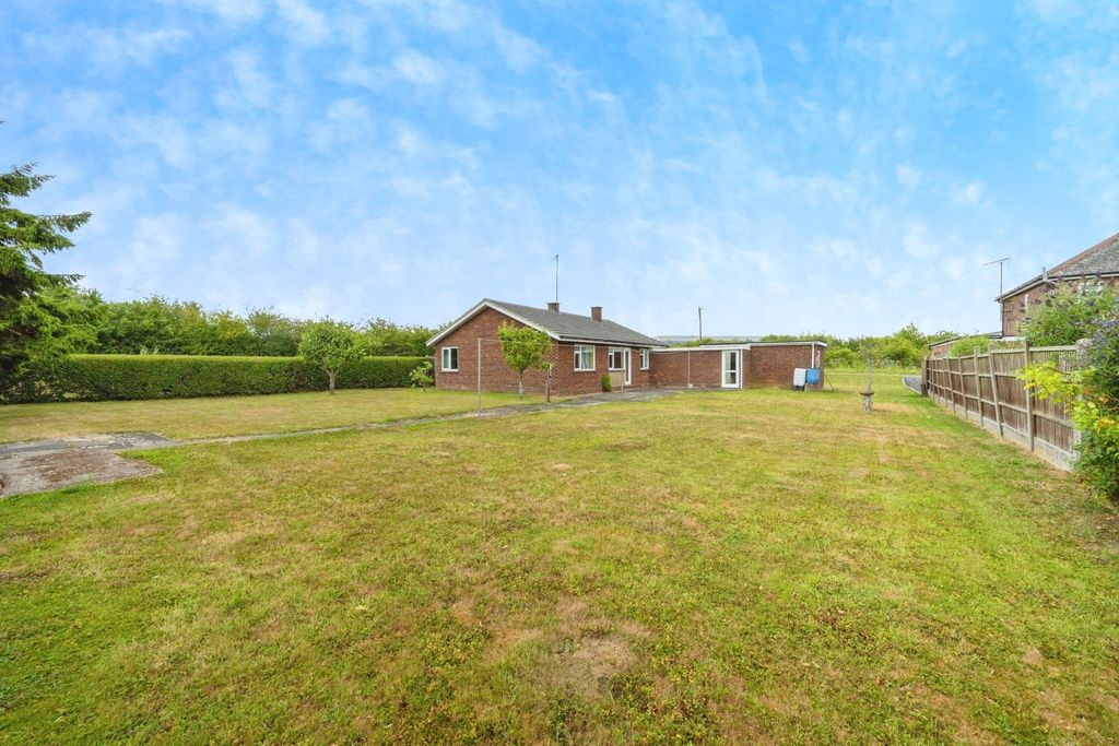 Property photo 2 of 17 Photo