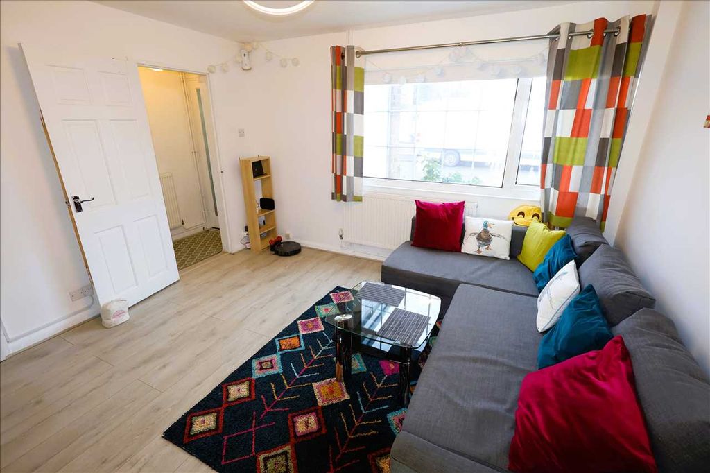 Property photo 3 of 15