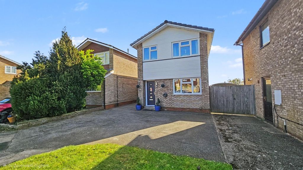 Property photo 1 of 18