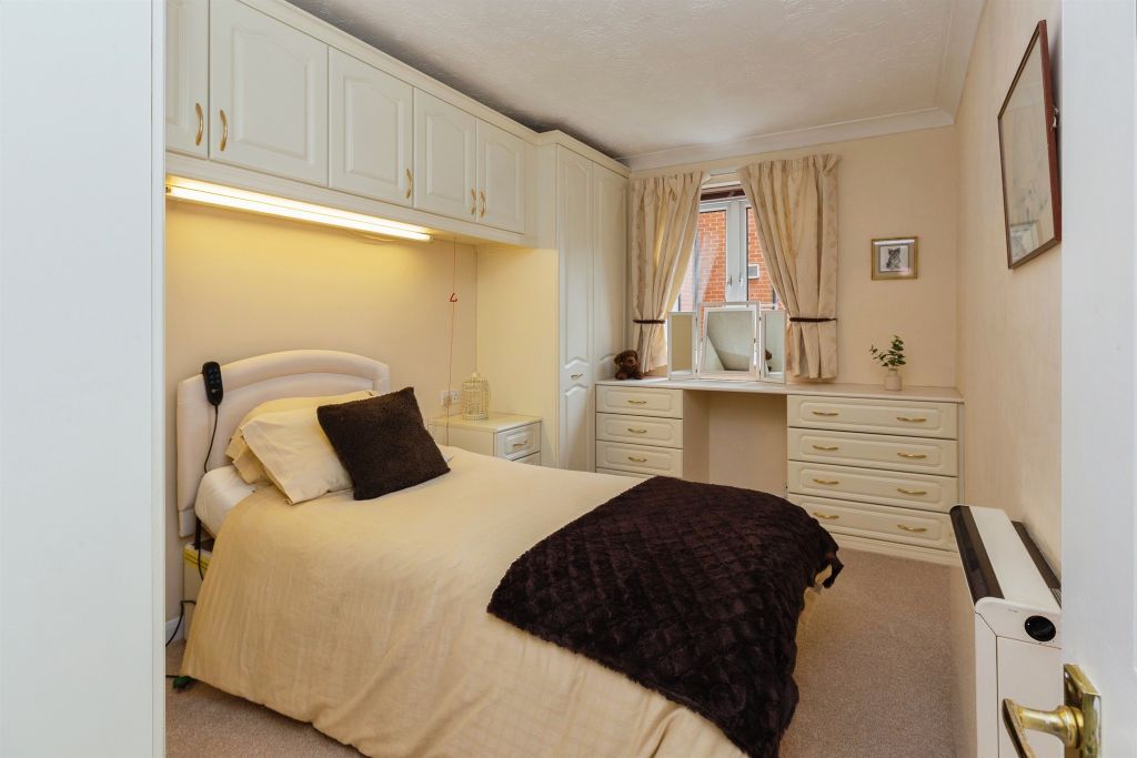 Property photo 3 of 17