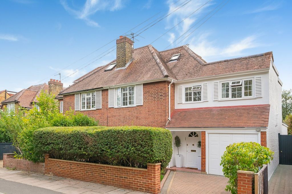 Property photo 1 of 33