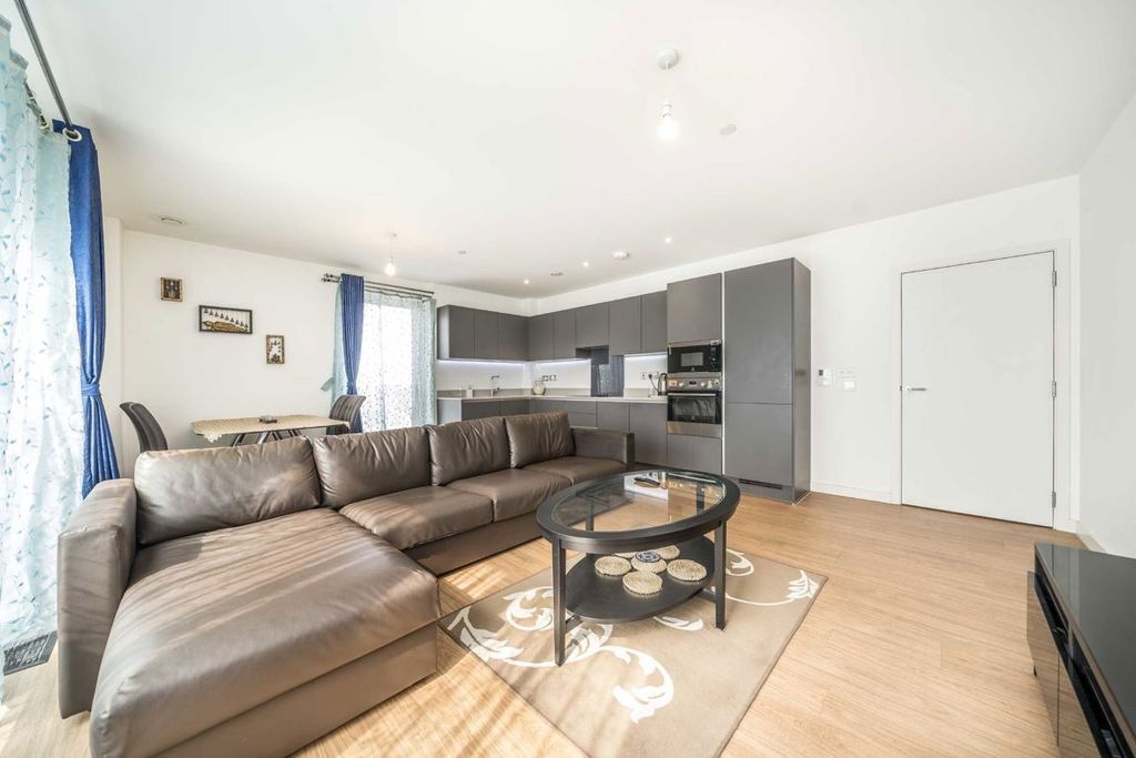 Property photo 2 of 7