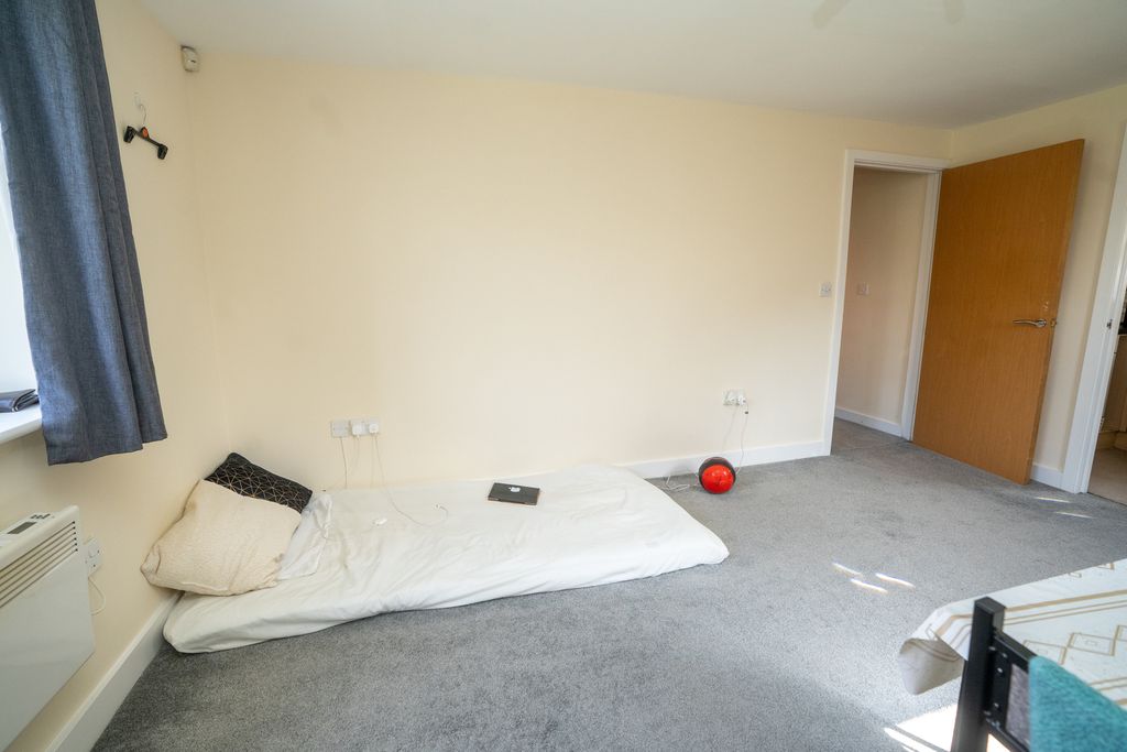 Property photo 3 of 13