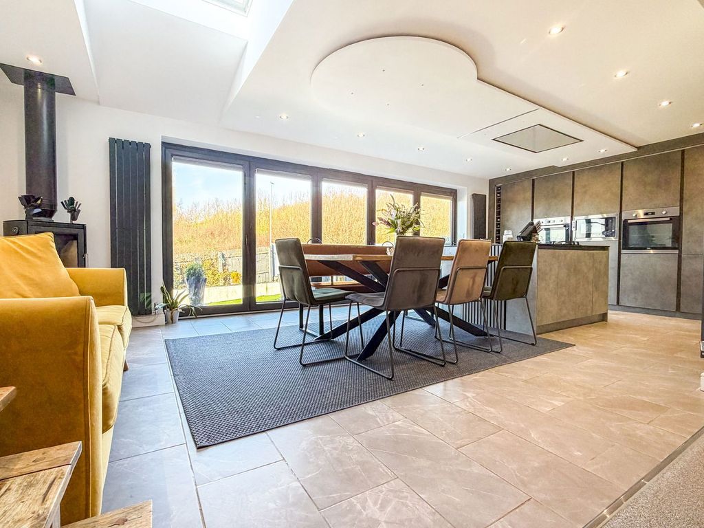 Property photo 2 of 26