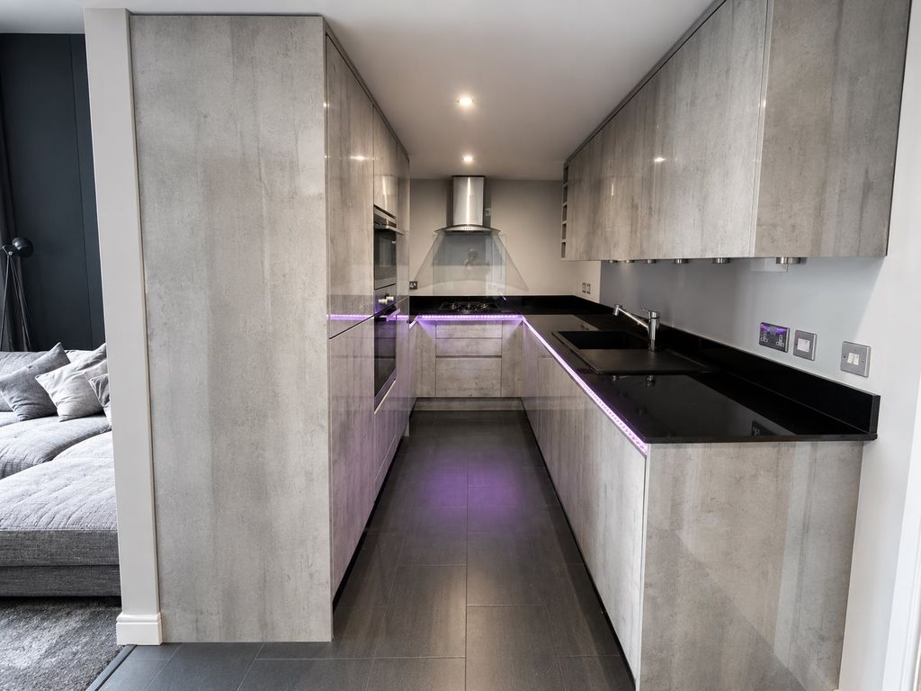 Property photo 2 of 5 Kitchen