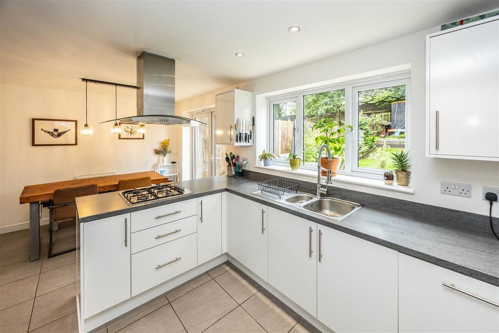 Property photo 3 of 30 4Bdvqueens-170725-20.Jpg