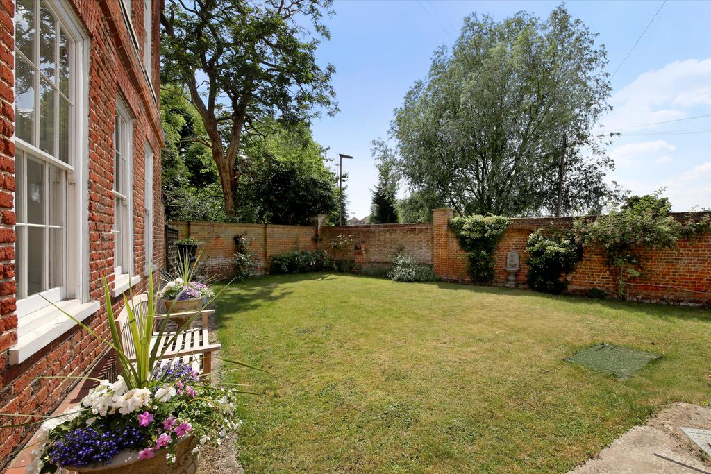 Additional image 18 of 4 bed semi-detached house for saleWoodcote Road, Epsom, Surrey KT18