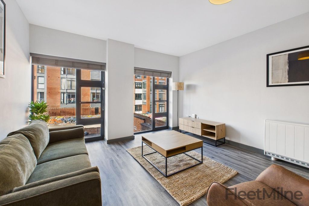 Property photo 1 of 17 Living/Dining Room