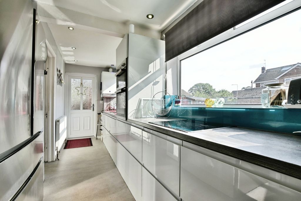 Property photo 3 of 16 Pbox-Img.Jpg