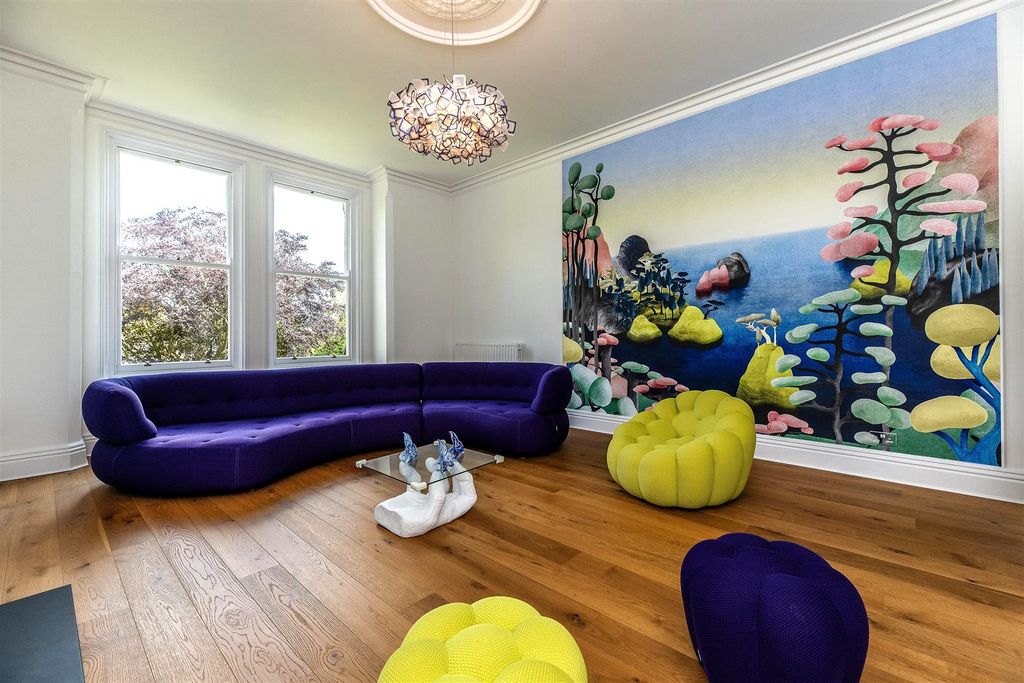 Property photo 3 of 19 2 Elmhurst House 010 - Brightened