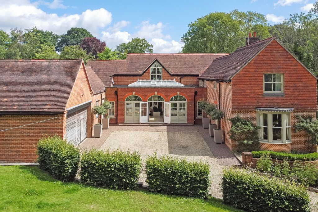 Property photo 2 of 23