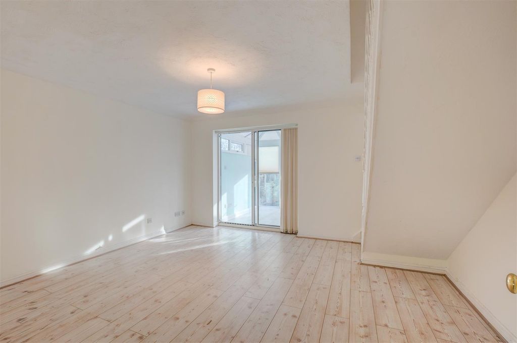 Property photo 3 of 10 Picture No. 04