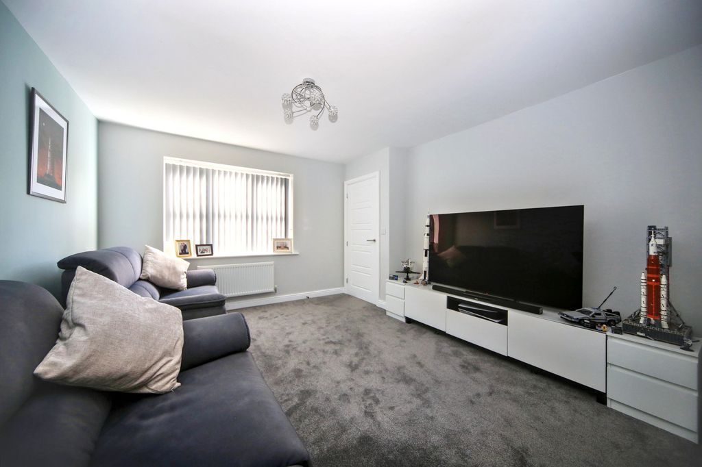 Property photo 2 of 23