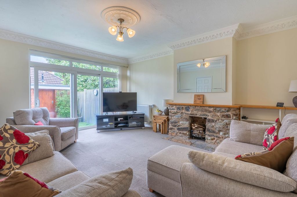 Property photo 2 of 18