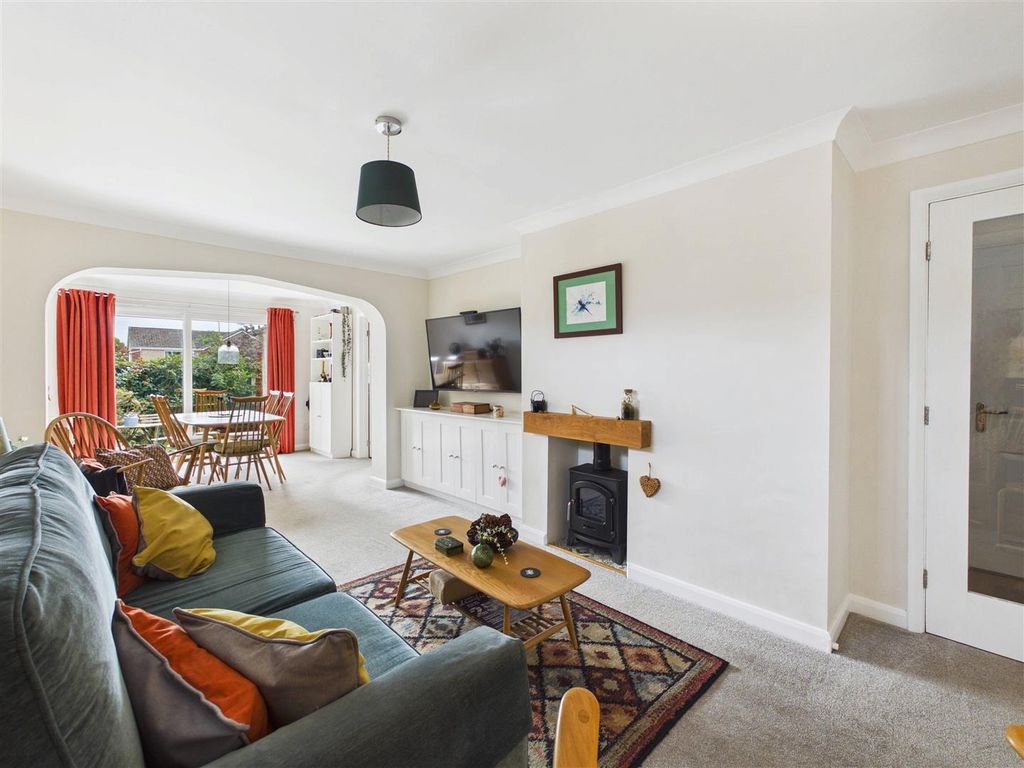 Property photo 3 of 19 Cam05476G0-Pr0345-Still008.Jpg