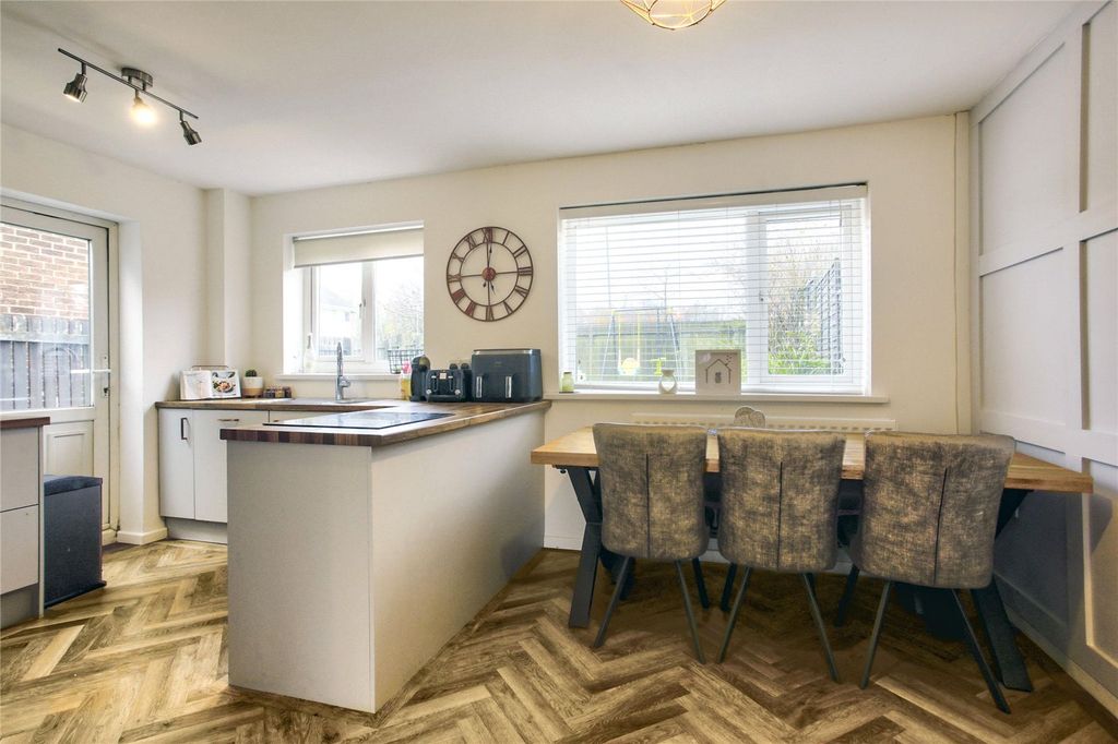 Property photo 3 of 16 Picture No. 22