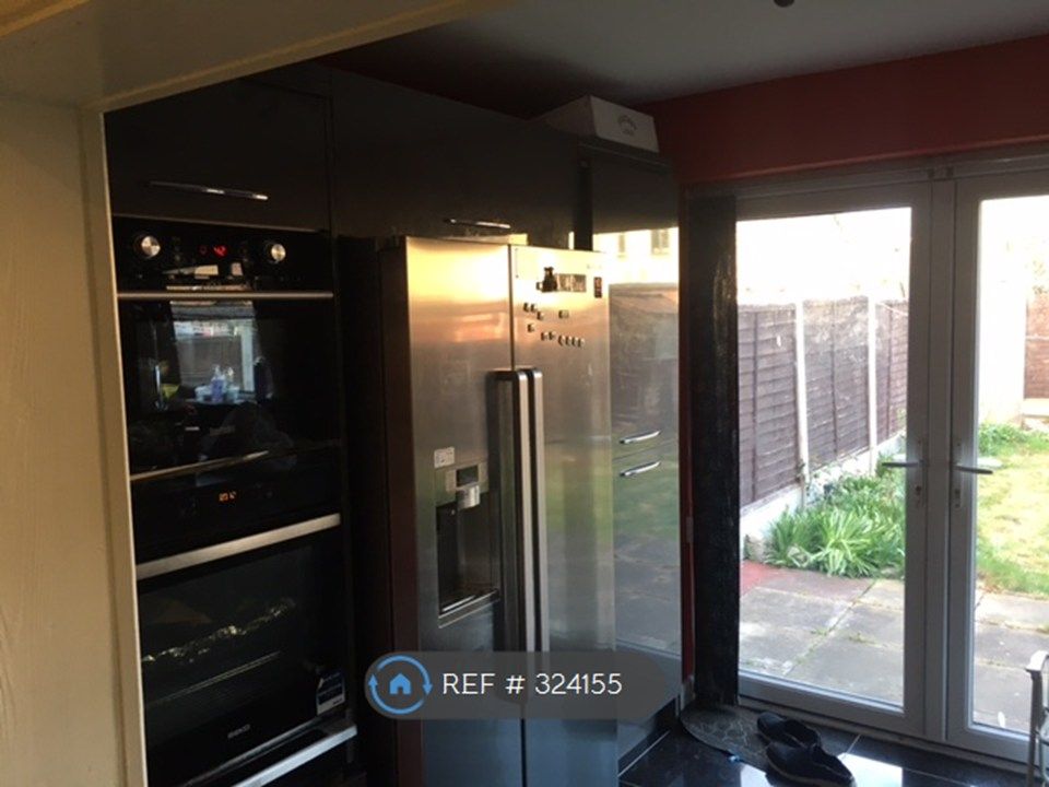 Property photo 3 of 22 Kitchen