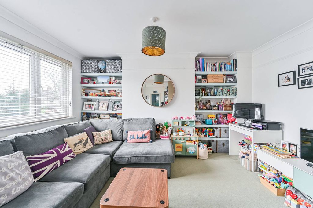 Property photo 3 of 21