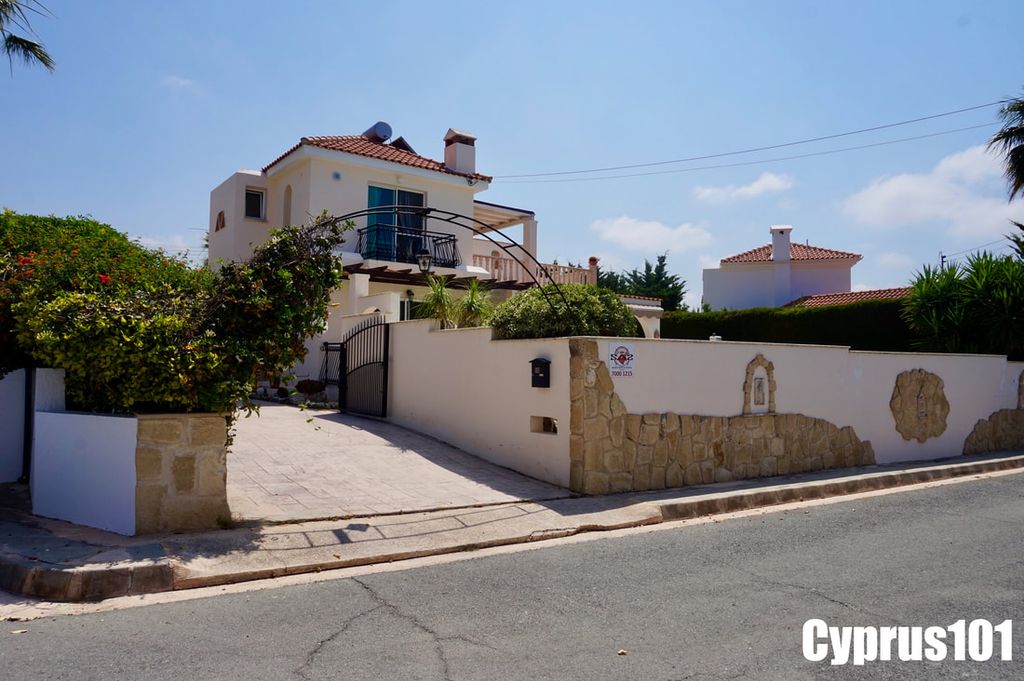 Property photo 1 of 35