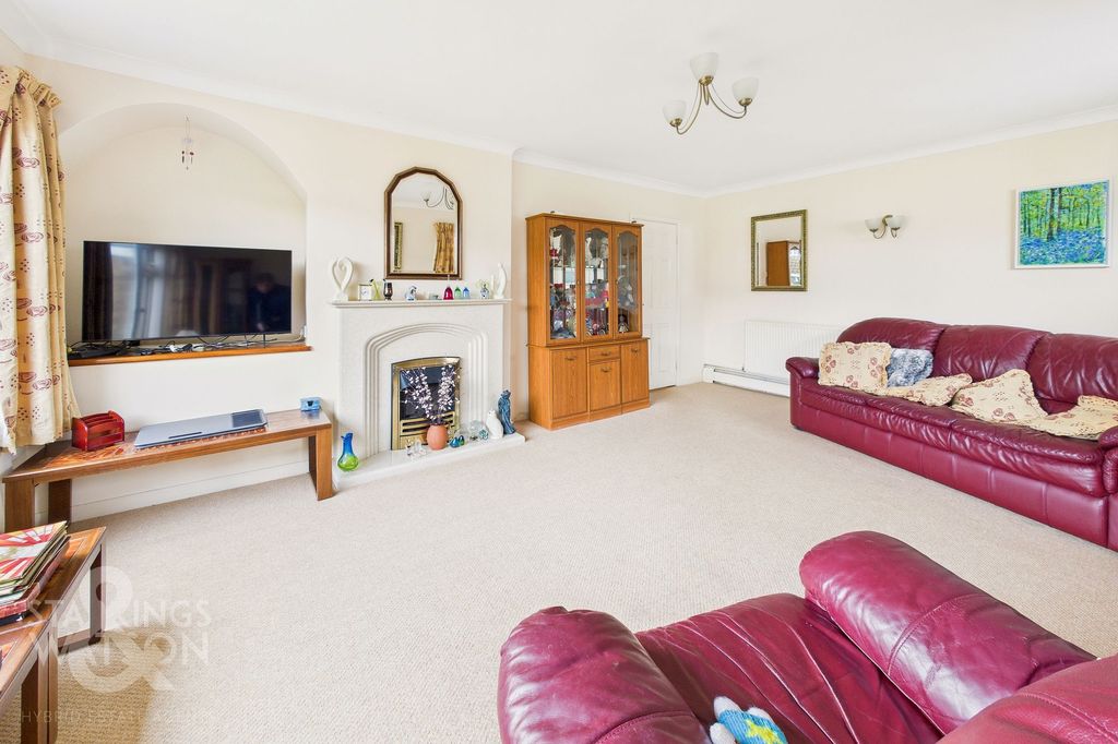 Property photo 3 of 19