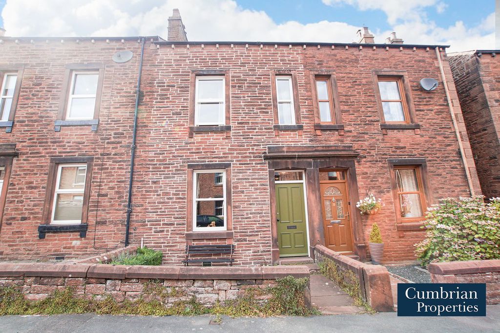 Property photo 1 of 21 External